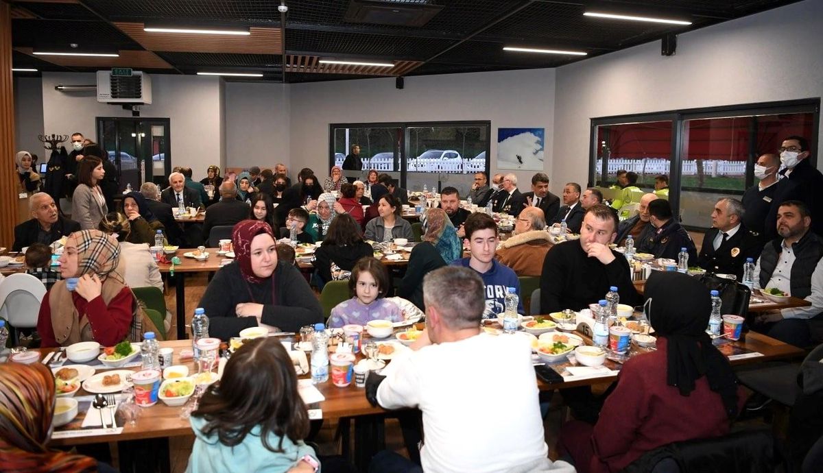 Kartepe'de şehit ve gazi aileleri iftar programında buluştu