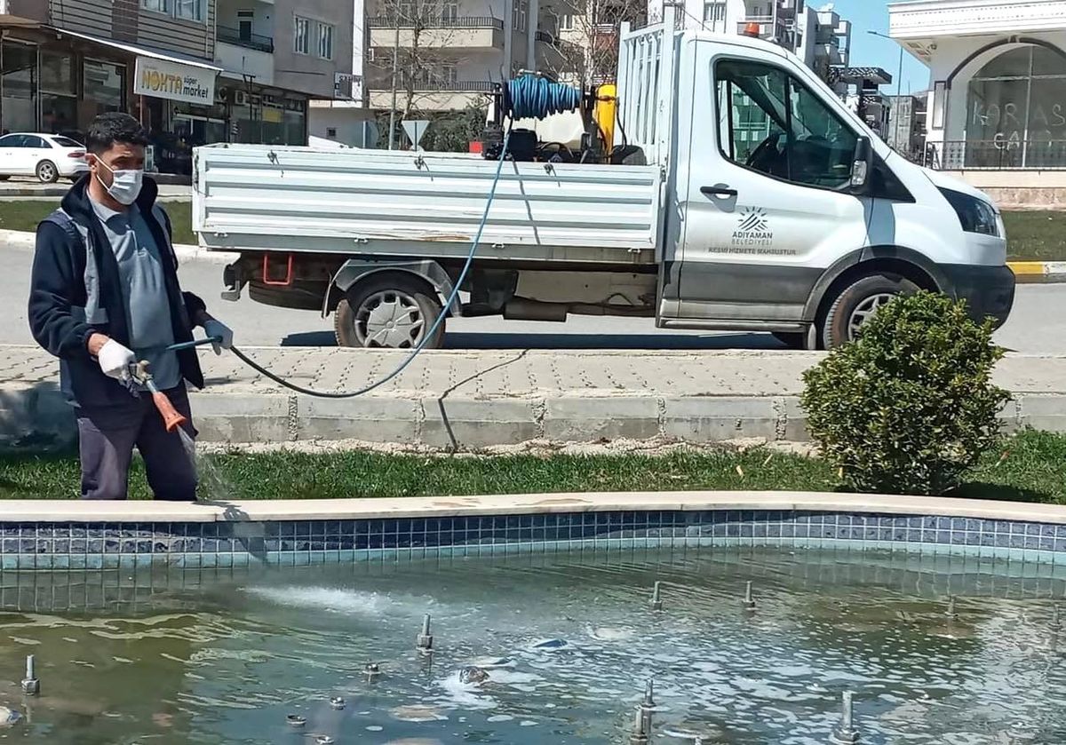 Larva ilaçlama çalışmaları devam ediyor