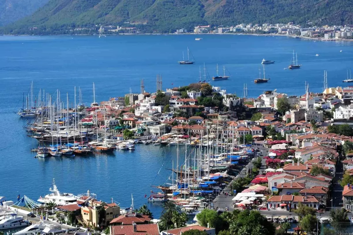 Marmaris\'te turist hareketliliği başladı