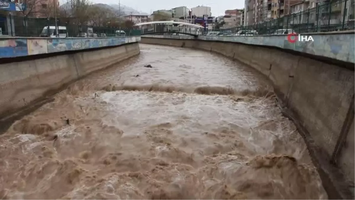 Oltu Çayının debisi yükselmeye başladıEriyen kar suları çayın debisini artırınca mahalle sakinleri tedirgin oldu