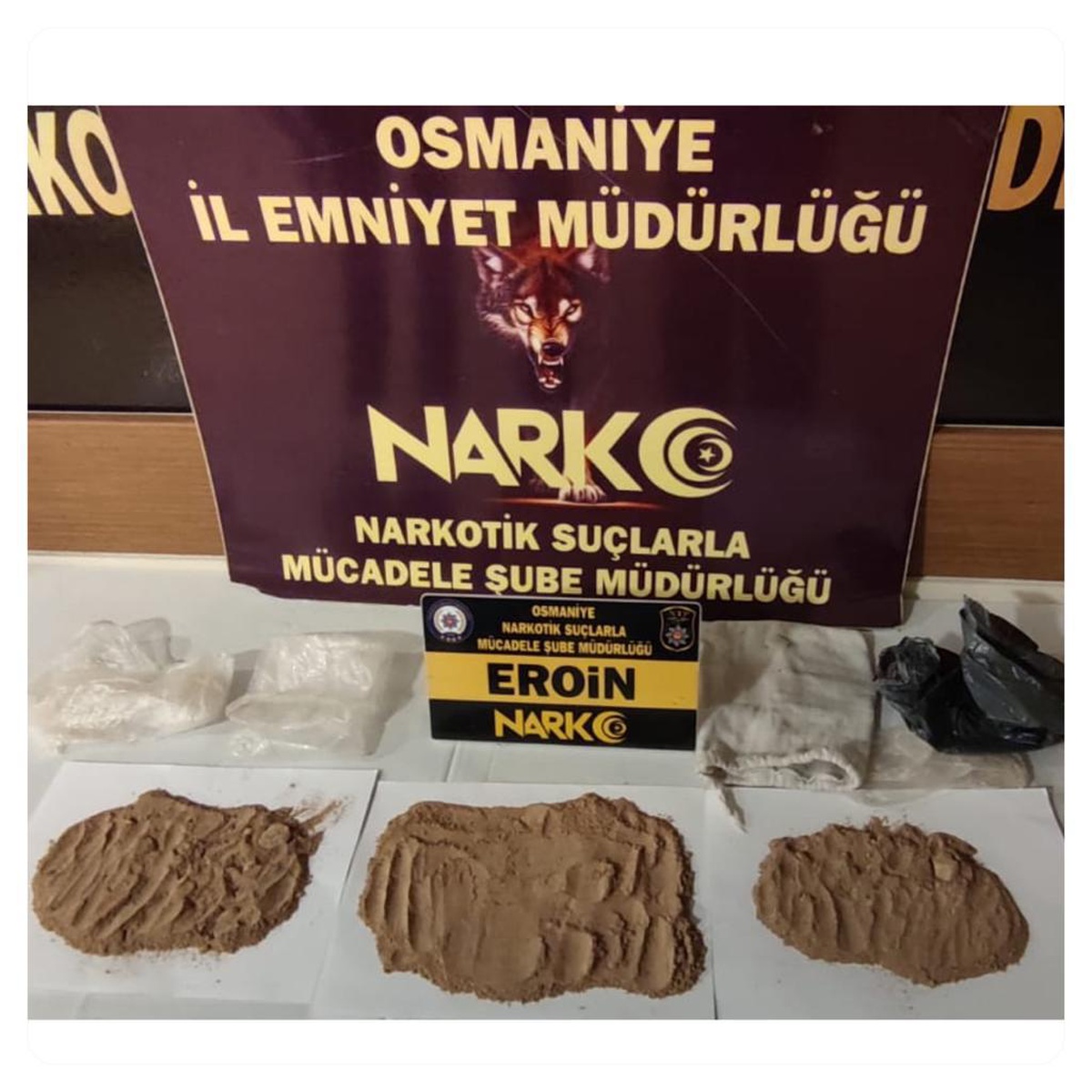 Osmaniye\'de araçlarında eroin bulunan 2 şüpheli tutuklandı