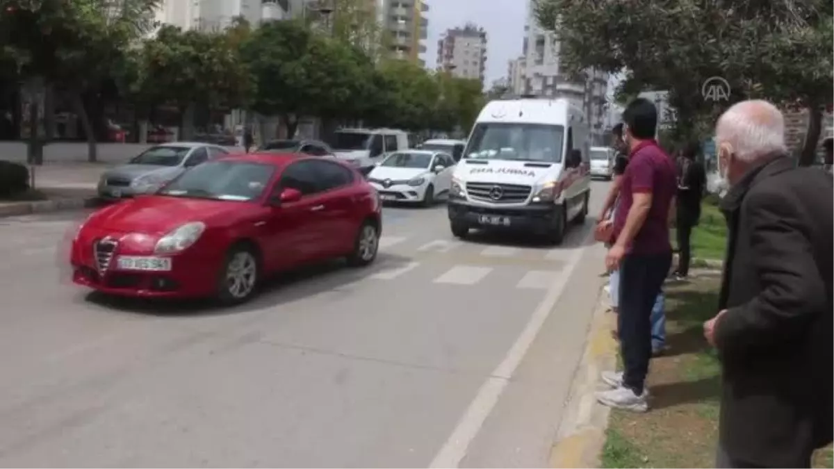 Otomobilin çarptığı genç kız ağır yaralandı