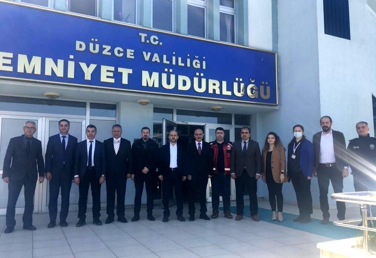 Sağlıkçılardan Polislere 10 Nisan ziyareti