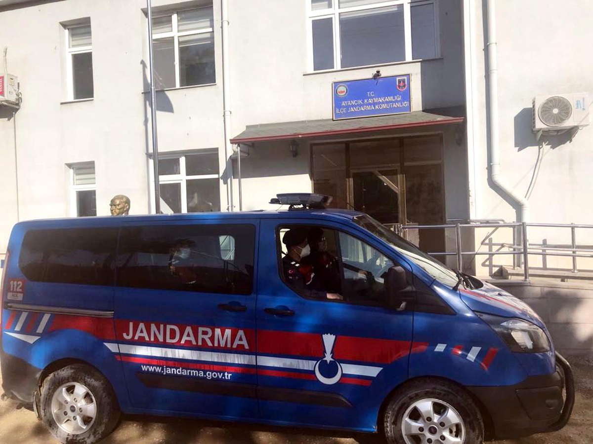 Sinop\'ta 34 suçtan aranan şahıs, jandarmadan kaçamadı