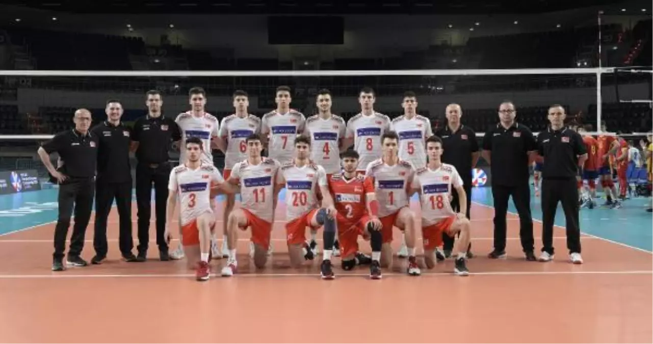 U20 Avrupa Voleybol Şampiyonası\'nda Milliler, İspanya\'ya mağlup oldu