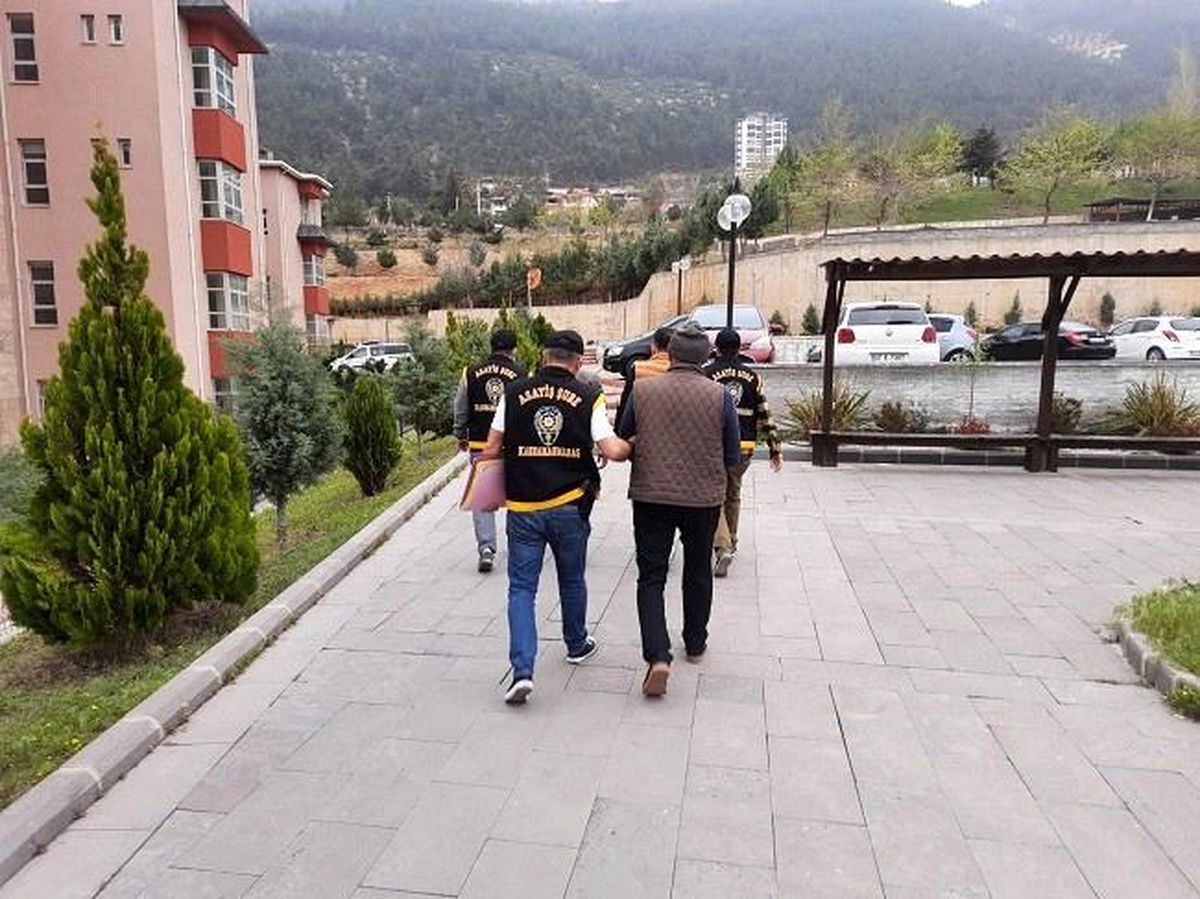 50 yıl hapis cezasıyla aranan hükümlü yakalandı