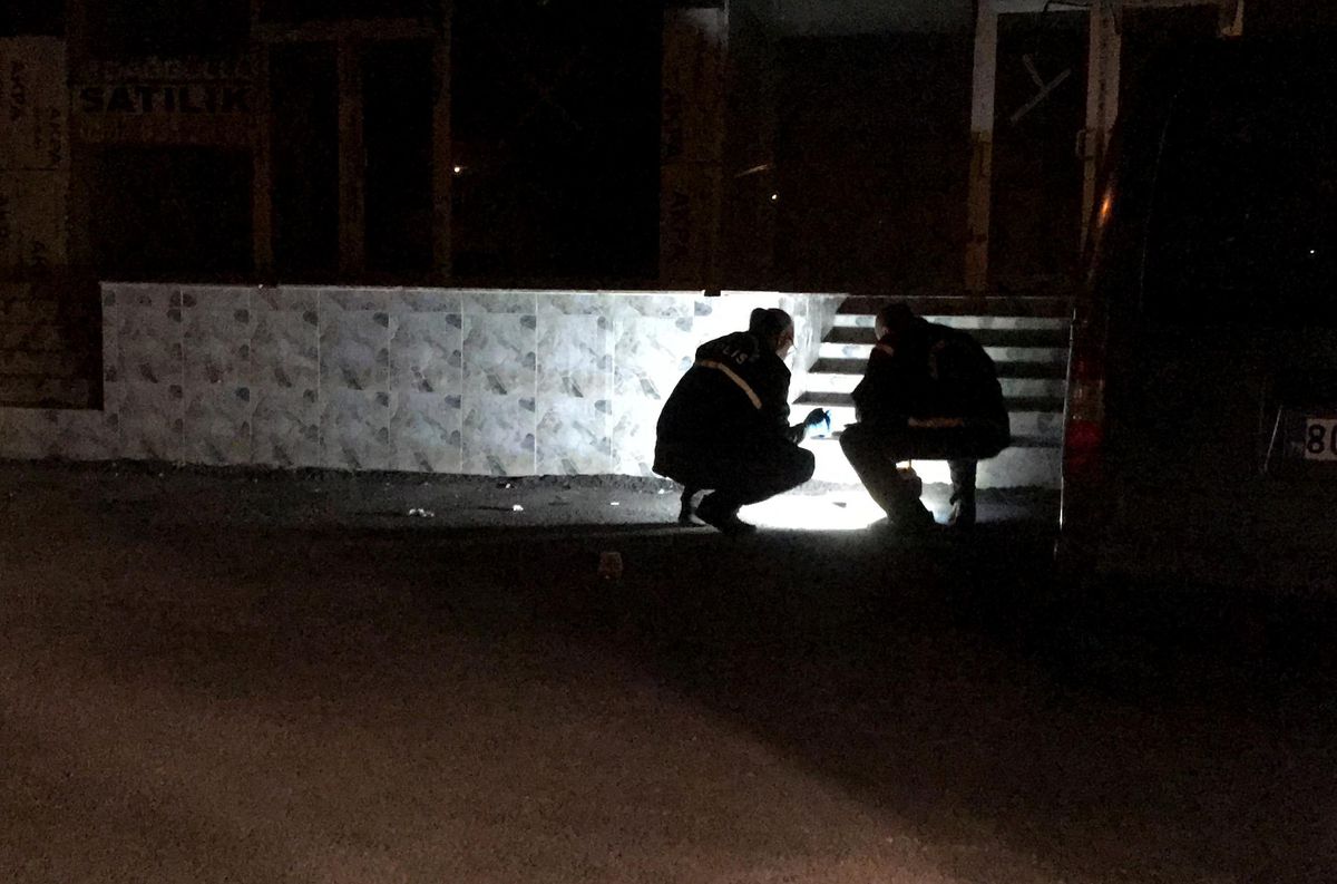 Adana\'da silahlı saldırıya uğrayan kişi hayatını kaybetti