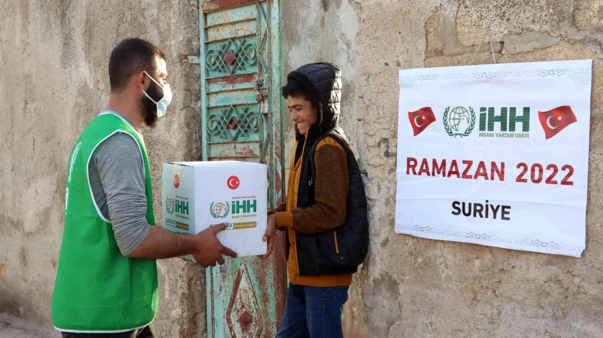 Afrin\'de 8 bin 500 sivile Ramazan yardımı