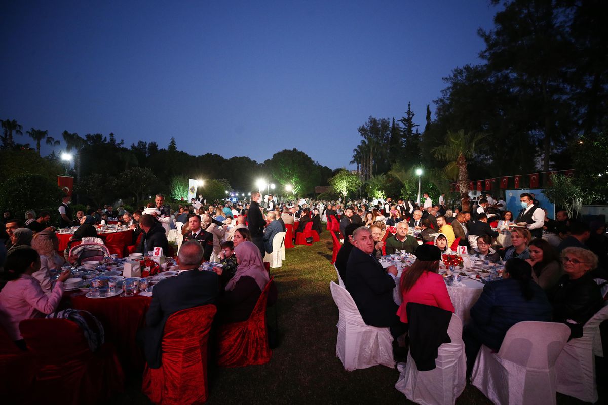 Antalya\'da şehit yakınları ve gaziler iftarda buluştu