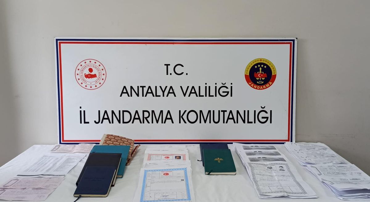 Son dakika haberleri: Antalya\'da tefecilik ve yağma operasyonunda 5 zanlı yakalandı