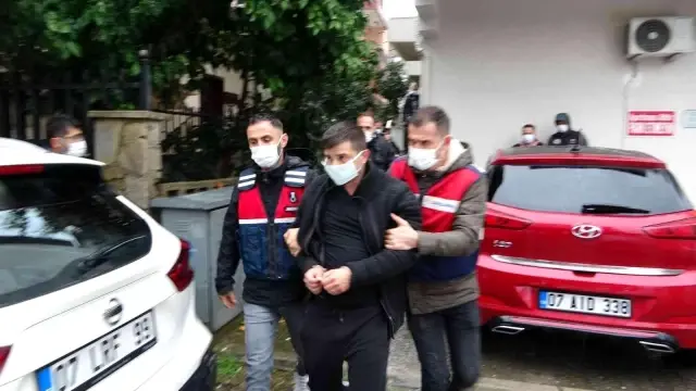 Gözü yaşlı babası yalvarınca teslim olmuştu! İkinci operasyonda yakalanacağını anlayan genç, intihar etti Gözü yaşlı babası yalvarınca teslim olmuştu! İkinci operasyonda yakalanacağını anlayan genç, intihar etti