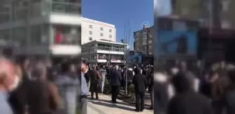 Bağcılar'da tartıştığı meslektaşı tarafından bıçaklanan minibüs şoförü ağır yaralandı