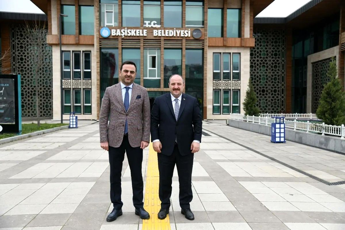 Bakan Varank, projeleri için Başkan Özlü\'yü tebrik etti