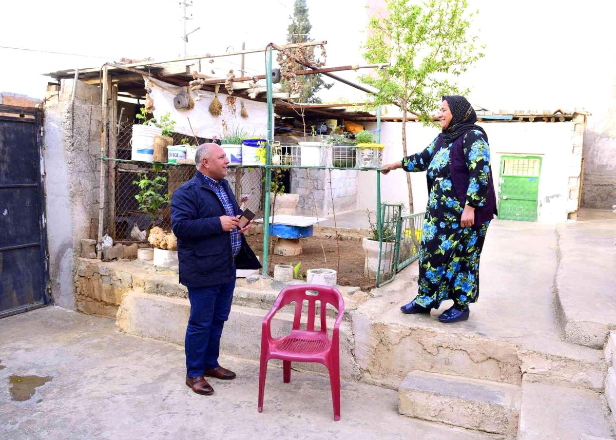 Başkan Soylu\'dan çat kapı ev ziyaretleri
