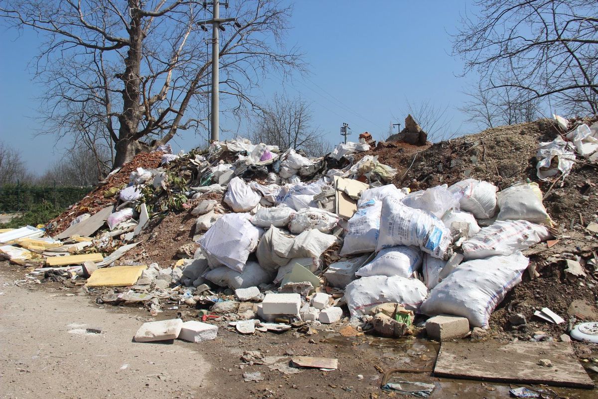 Doğa harikası bölge, açık hava çöplüğüne döndü