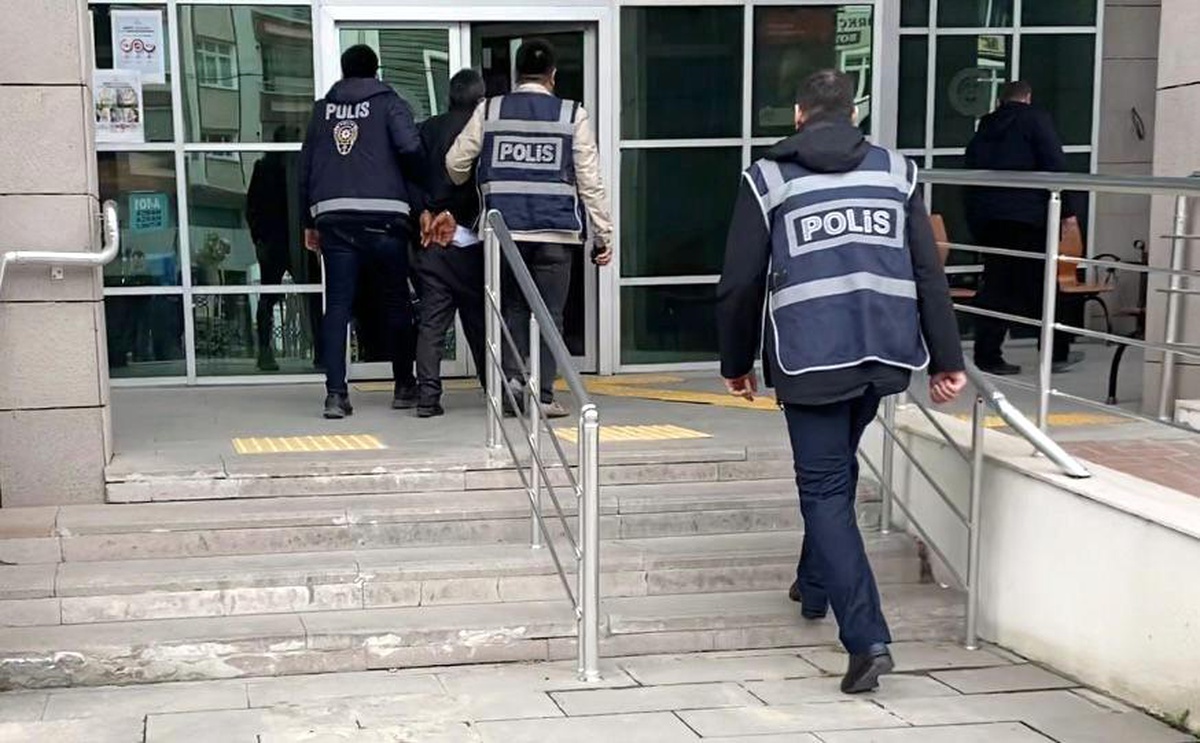 Eski eşini öldüren katil zanlısı adliyede