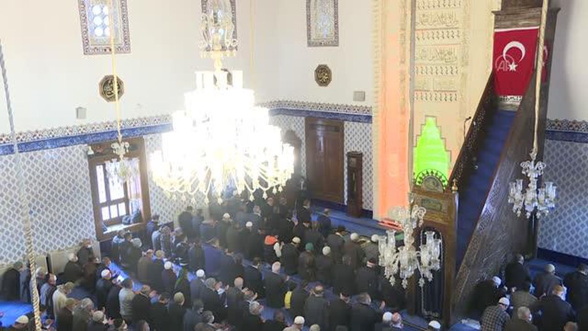 Hacı Bayram Veli Camisi'nde ramazanın ilk cuma namazı kılındı