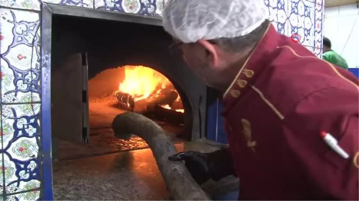 İftarda tatlı, sahurda ekmek niyetine tüketilen tahinli ekmek Ramazan sofralarının vazgeçilmezi