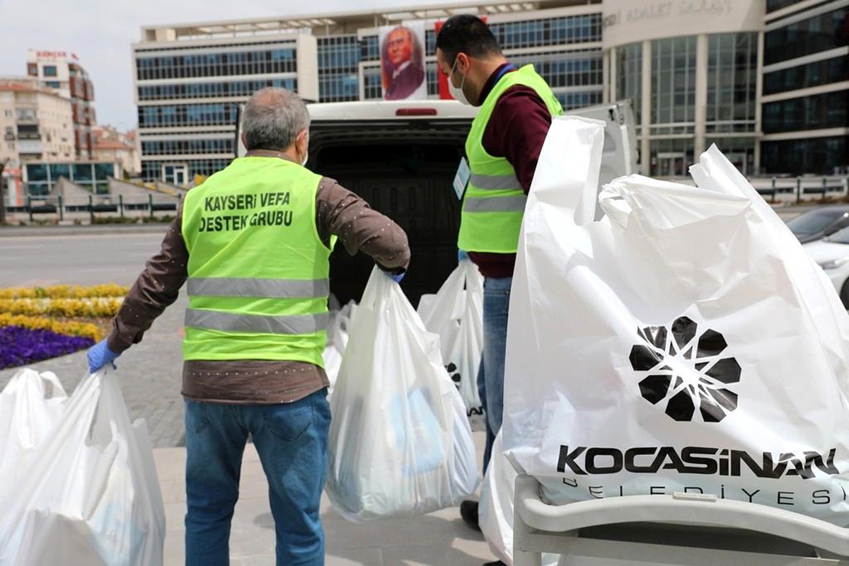 İhtiyaç sahiplerine Ramazan iaşesi Kocasinan Belediyesi\'nden