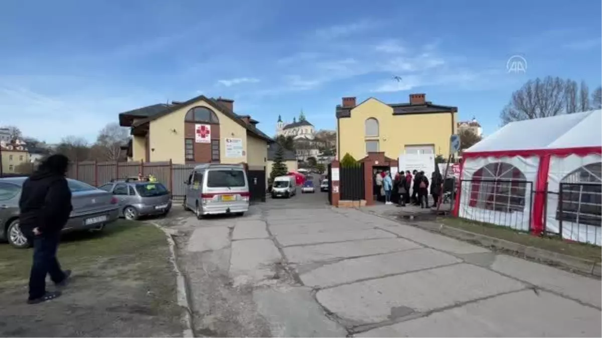 İngiliz yardım gönüllülerinden Polonya'daki Ukraynalı mültecilere destek