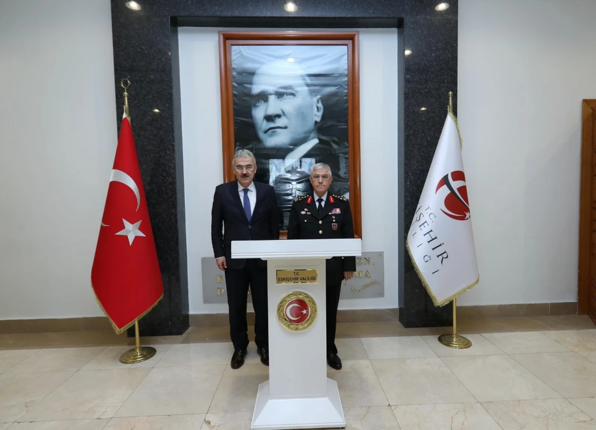 Son dakika haberi: Jandarma Genel Komutanı Orgeneral Çetin, Eskişehir Valisi Ayyıldız\'ı ziyaret etti