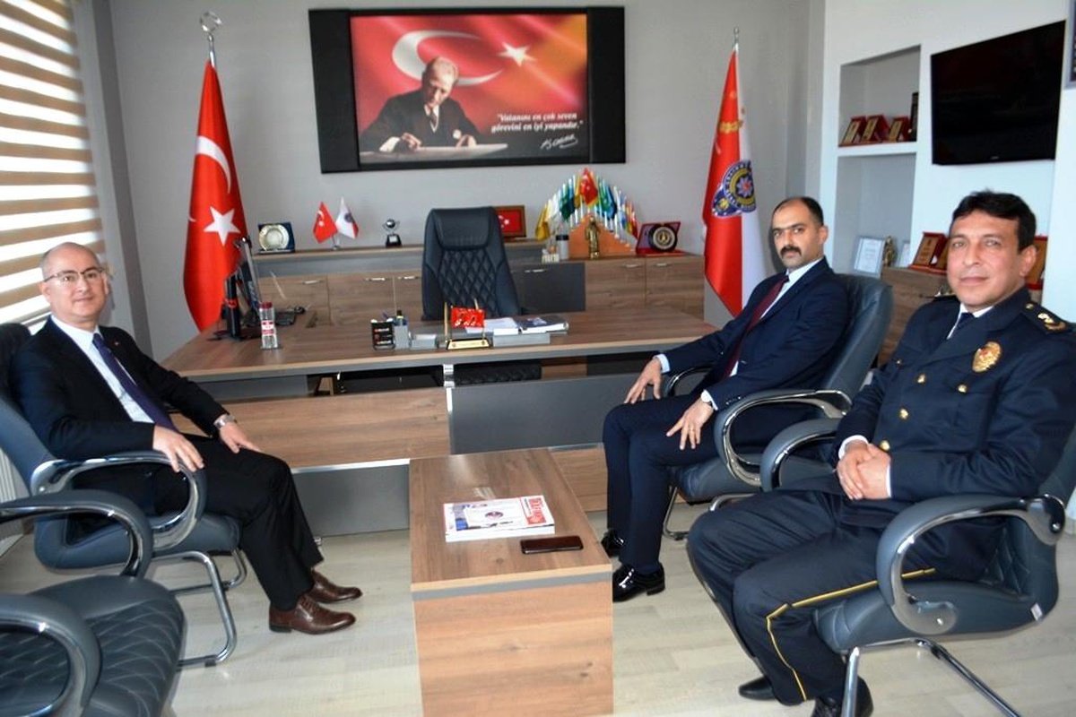 Kaymakam Yaman\'dan Ayvalık Polisi\'ne ziyaret