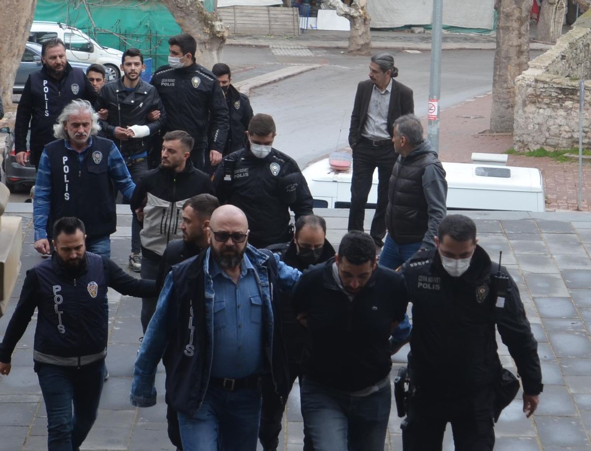 Kütahya\'da suç örgütü operasyonunda 13 şüpheli yakalandı
