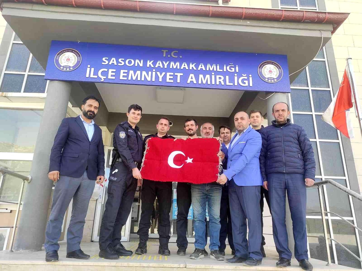 Şehit yakınları ve güvenlik korucuları, Polis Haftası\'nı kutladı