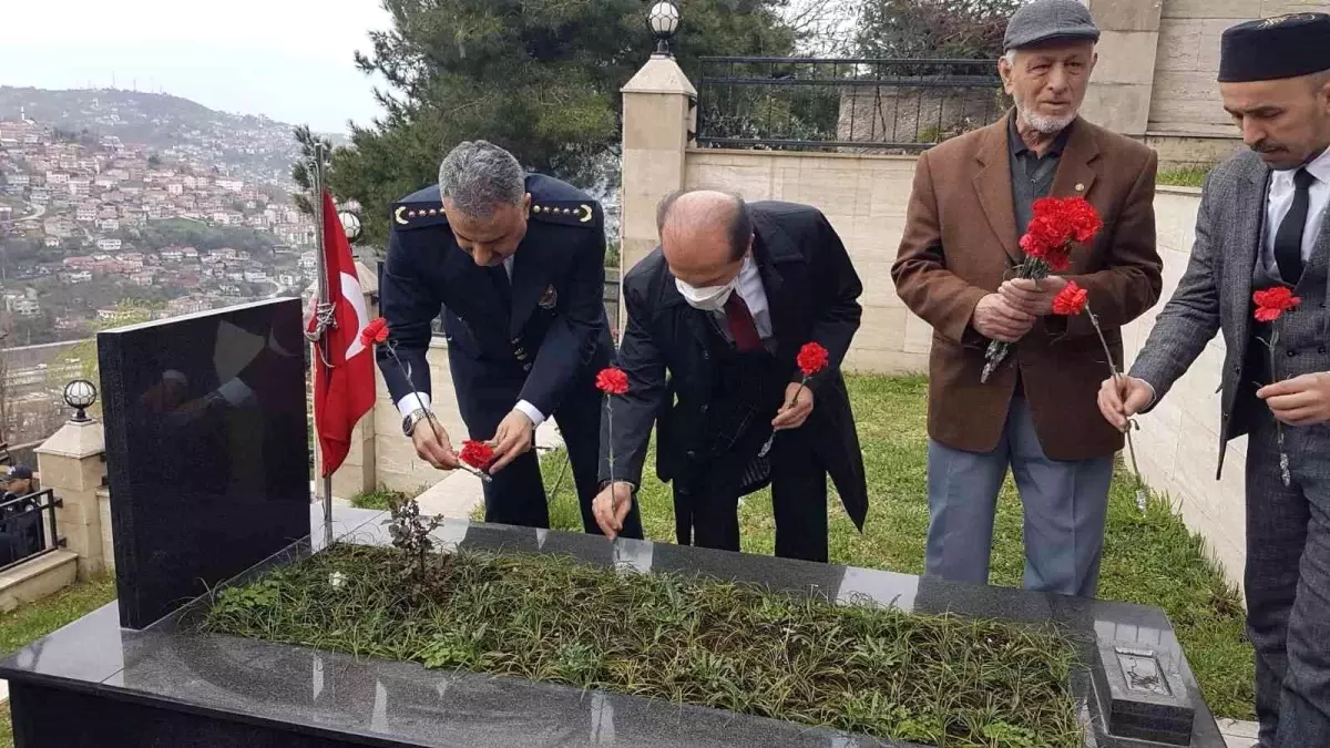 Şehitleri ziyaret edip, dualar ettiler