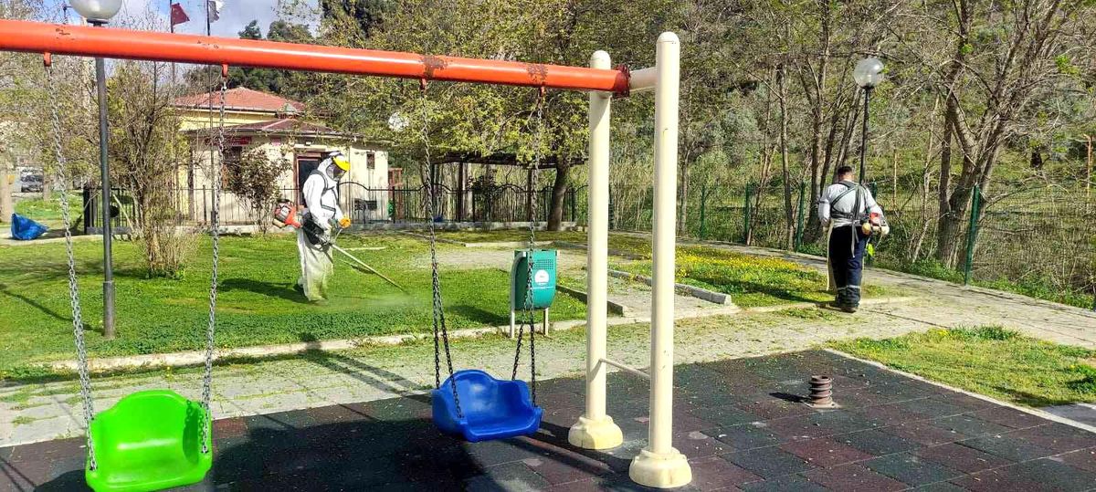 Söke Belediyesi'nden yaz öncesi park ve yeşil alanlarda bakım