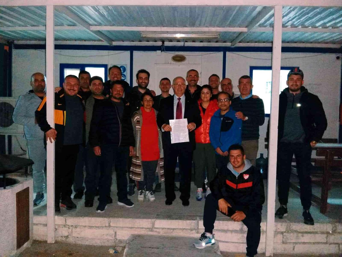 Taraflar, Büyükşehir Belediye Başkanı Çerçioğlu\'nun makamında bir araya geldi, kriz sona erdi