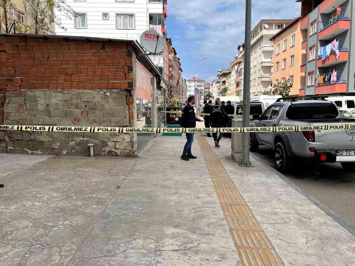 Tartıştığı kişi tarafından bacaklarından vuruldu