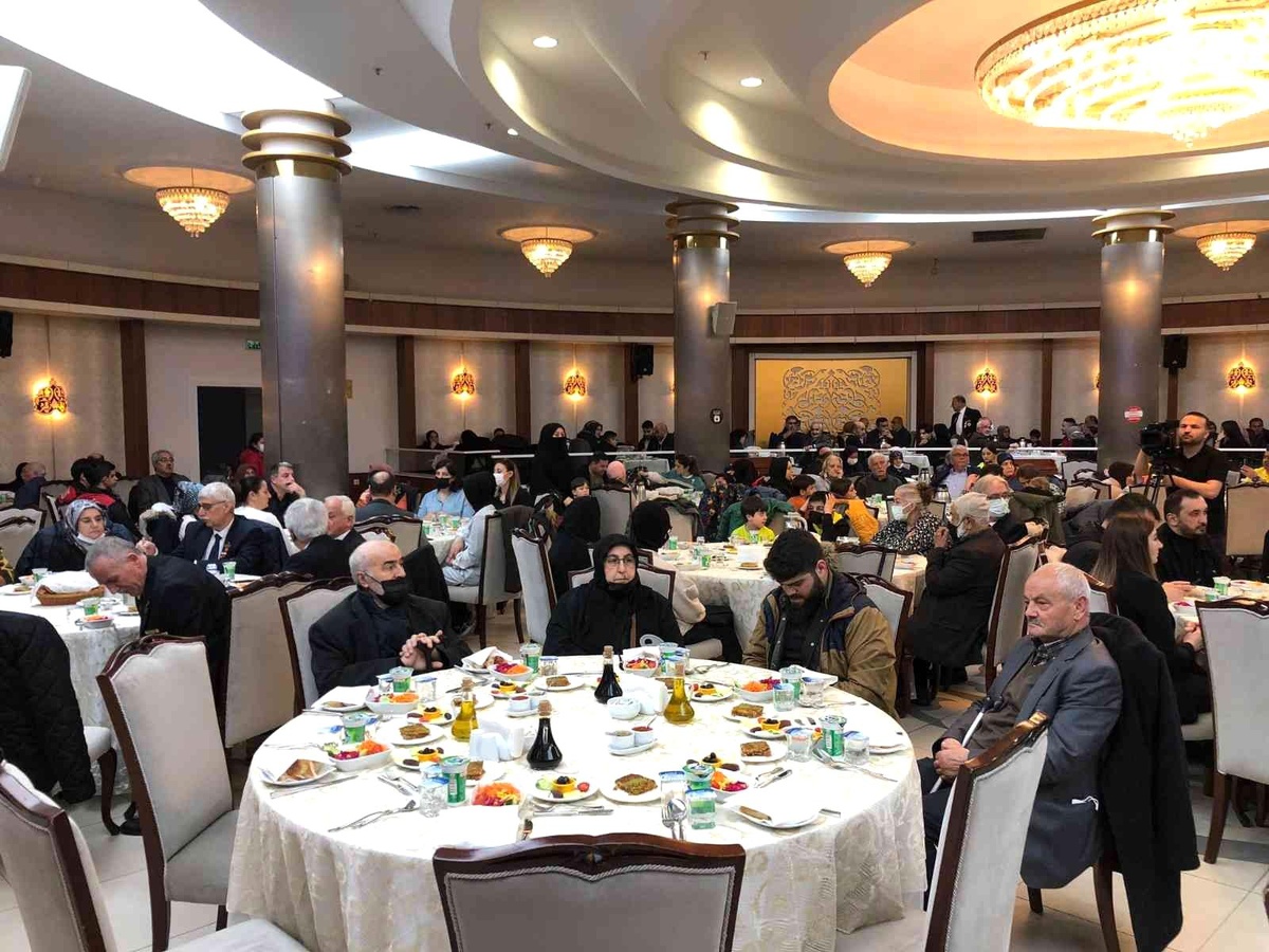 Ümraniye\'de şehit aileleri, gaziler ve gazi yakınları iftar yemeğinde buluştu