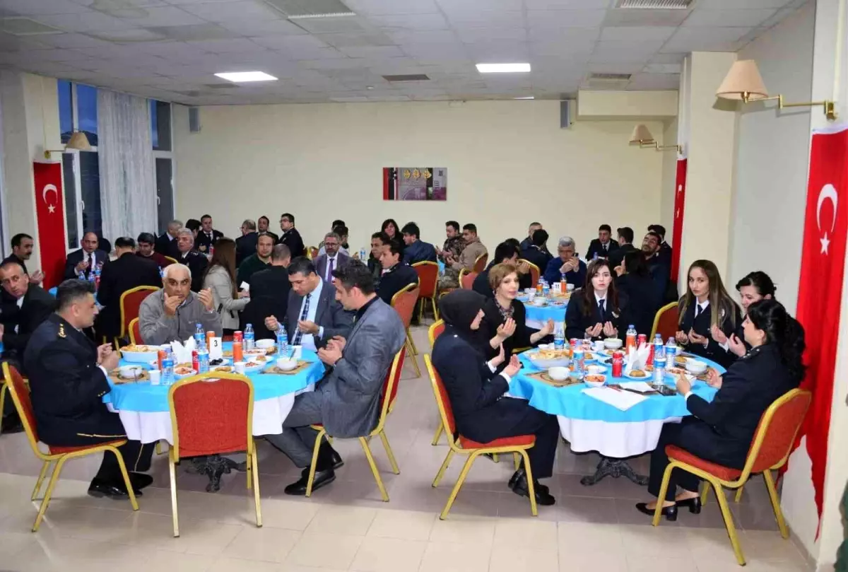 Ardahan\'da Polis Haftası dolayısıyla iftar programı