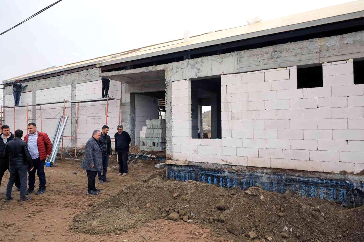 Başkan Yalçın sosyal tesis ve imam evi inşaatını inceledi