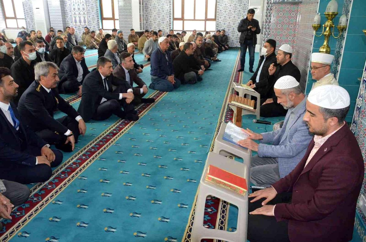 Batman\'da polis haftası nedeniyle şehitler adına Mevlid-i Şerif okutuldu