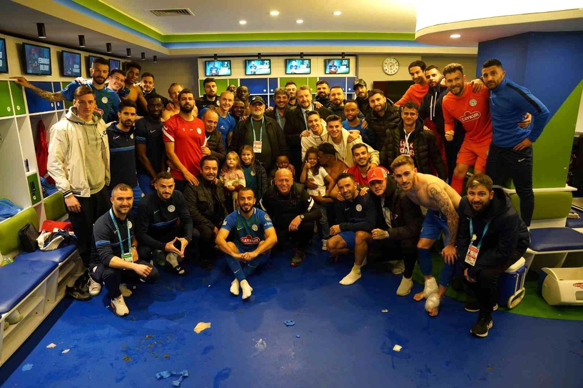 Çaykur Rizespor\'dan galibiyet pozu