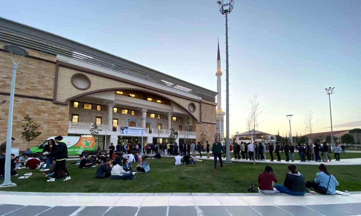 Son dakika haber! Denizli OSB geleneksel iftar programlarına devam ediyor