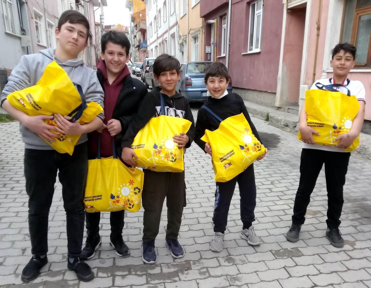 İmam Hatip Lisesi öğretmen ve öğrencilerinden örnek davranış