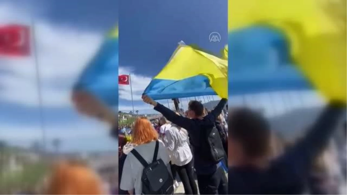 Marmaris\'te yaşayan Ukraynalılar, Rusya\'nın ülkelerine saldırısını protesto etti