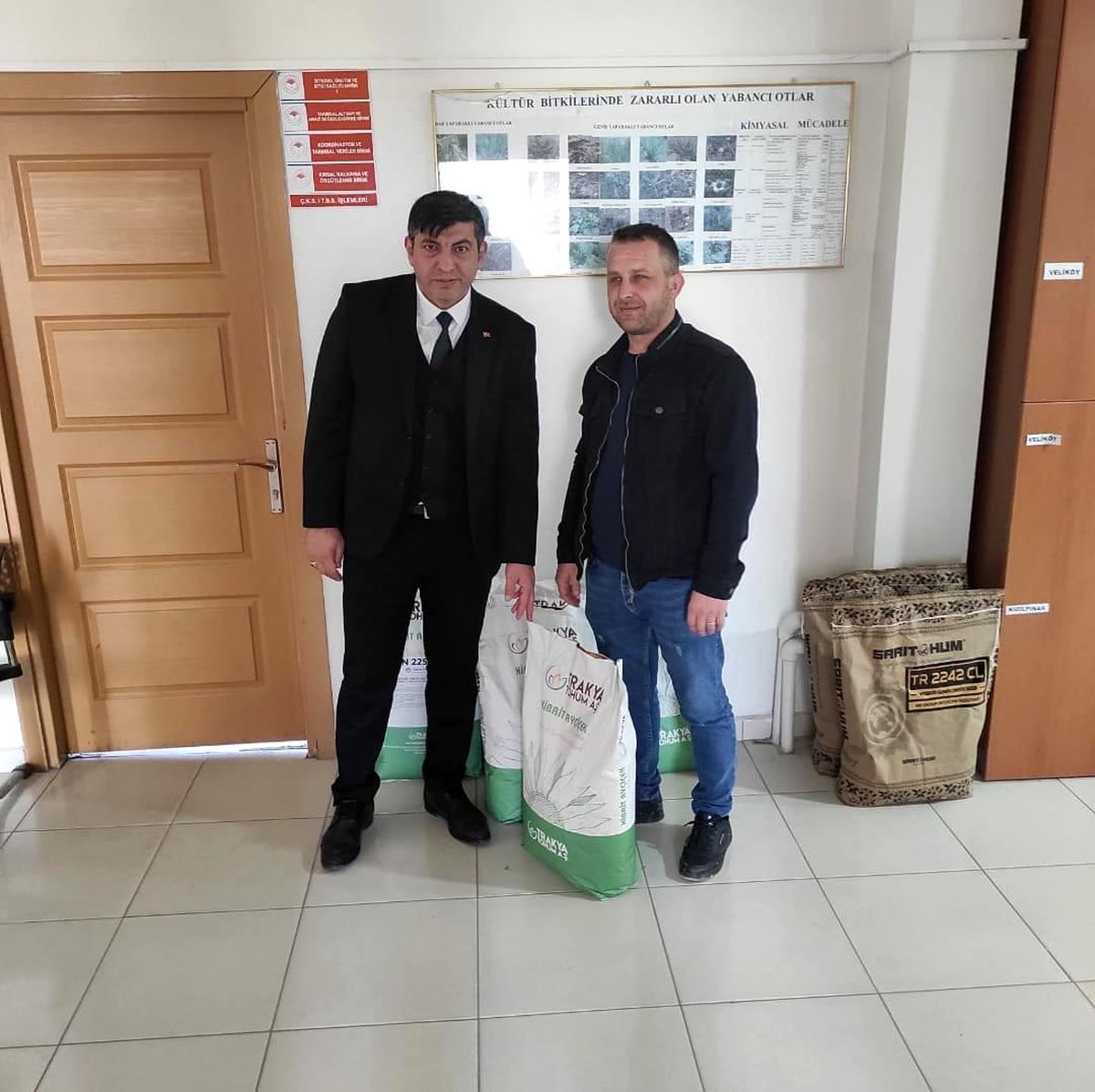 Tekirdağ\'da 10 üreticiye hibrit ayçiçeği tohumu dağıtıldı