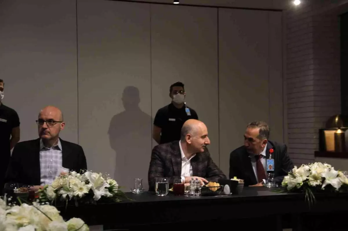 Ulaştırma Bakanı Adil Karaismailoğlu'ndan İstanbul'daki toplu ulaşım zammına eleştiri