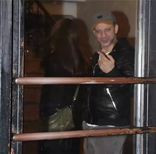 Yeni Sevgilisiyle İlk Kez Cihangir'de Görüntülendi