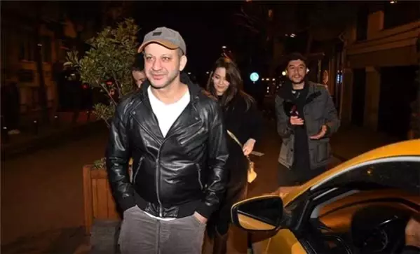 Yeni Sevgilisiyle İlk Kez Cihangir'de Görüntülendi