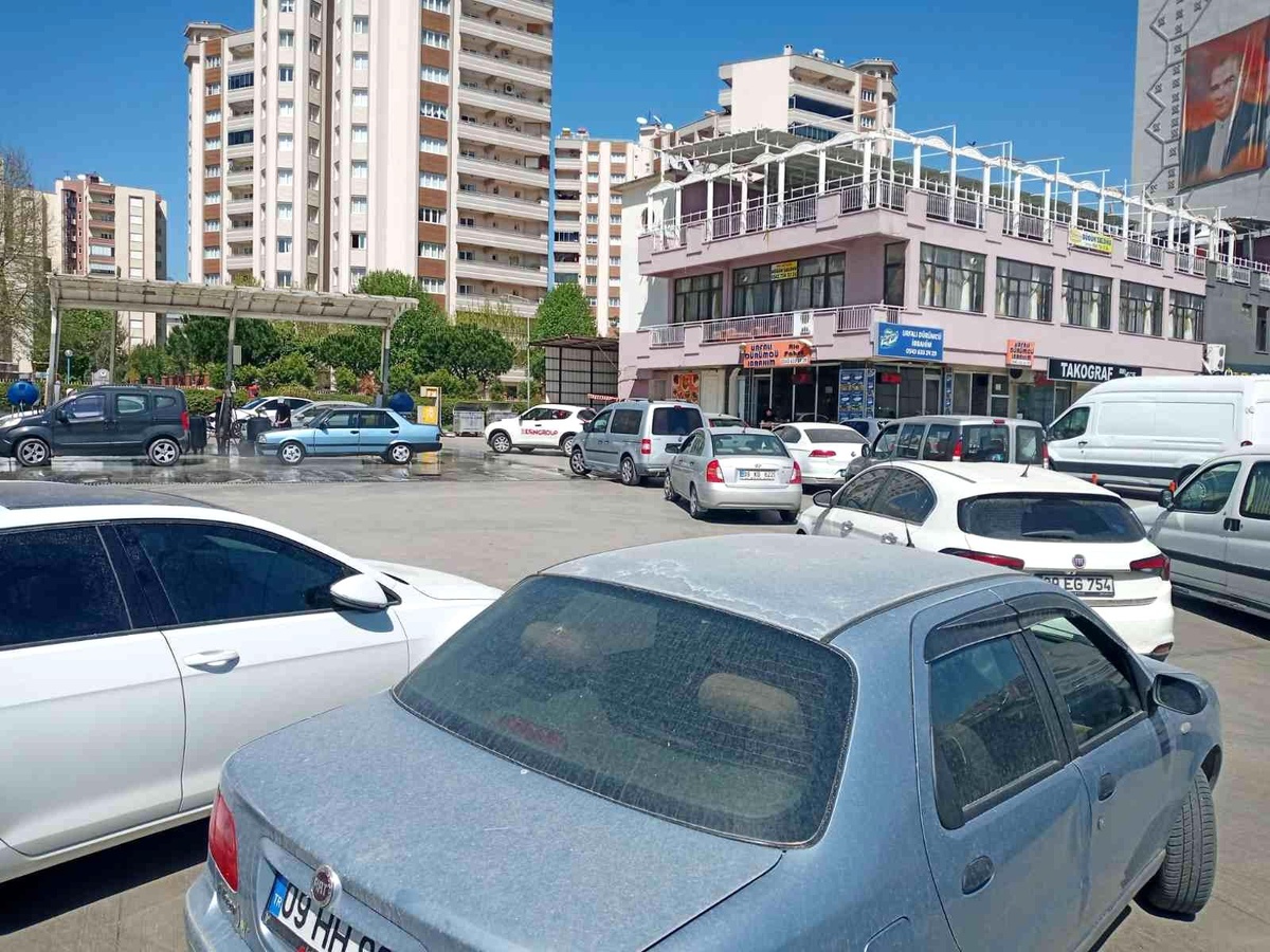Aydın\'da oto yıkamacılarda yoğun mesai