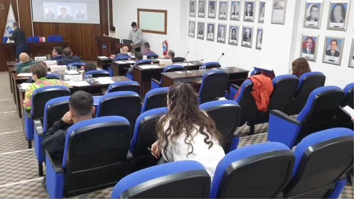 BALIKESİR - Edremit Belediye Meclisinde AK Partili üye ile CHP\'li başkan arasındaki tartışma mahkemeye taşınıyor