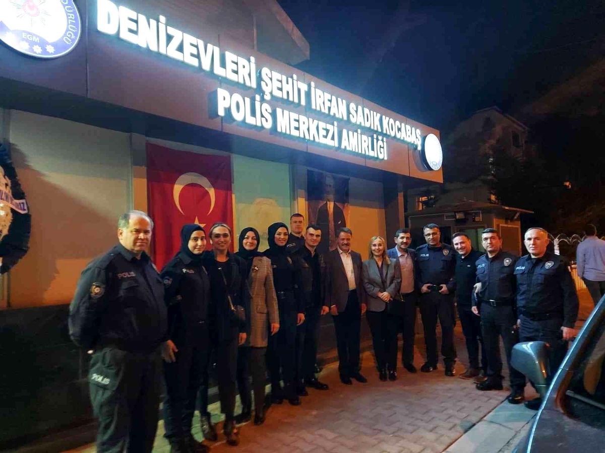 Başkan Deveci ve Atakum Kent Konseyi polislerle iftar yaptı