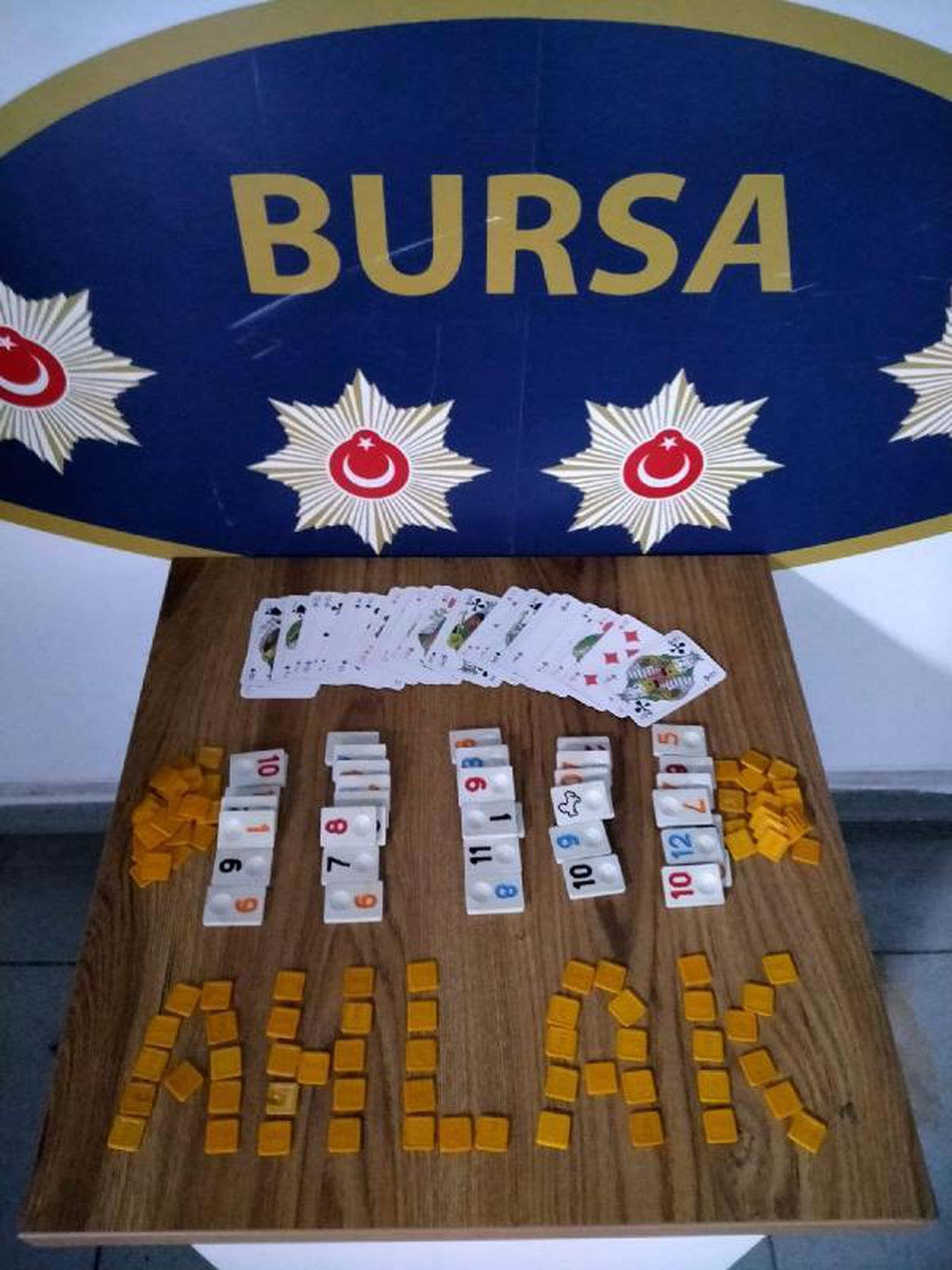 Bursa\'da kumar oynandığı belirlenen kıraathanelere baskın düzenlendi