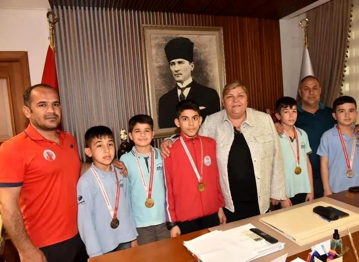Ceyhanlı güreşçiler Türkiye Şampiyonası\'nda