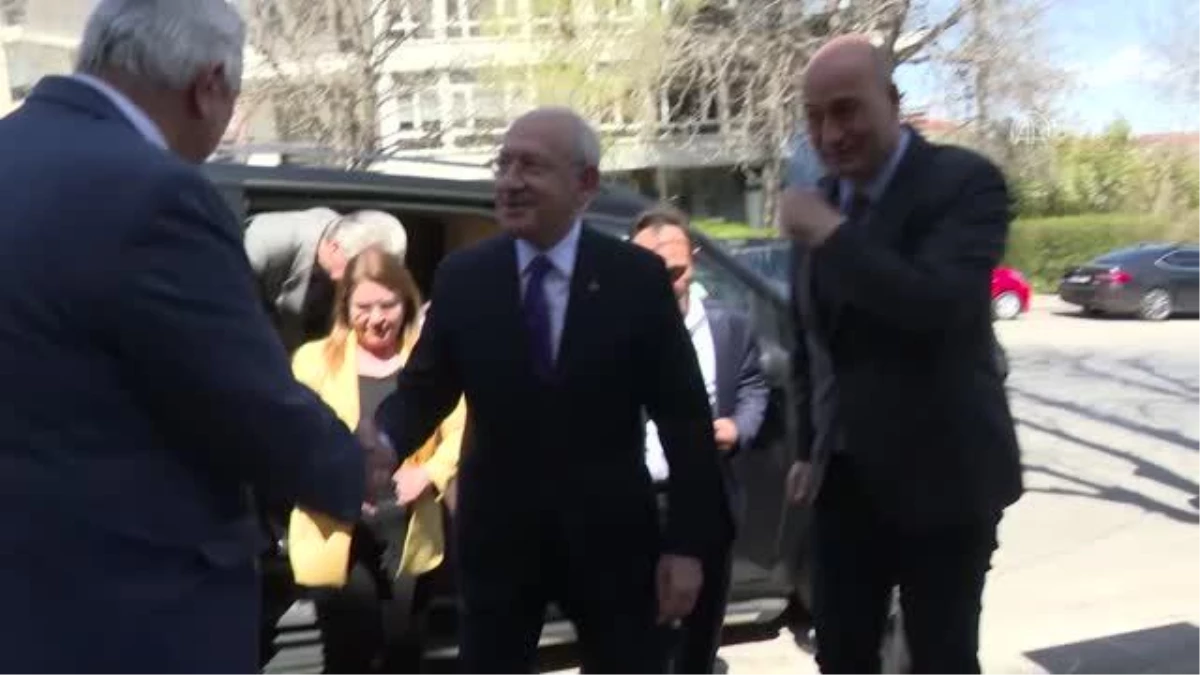 CHP Genel Başkanı Kılıçdaroğlu, Yeniçağ gazetesini ziyaret etti